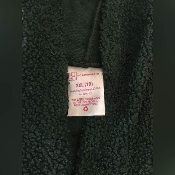 Green sweater - Picture 2 of 2